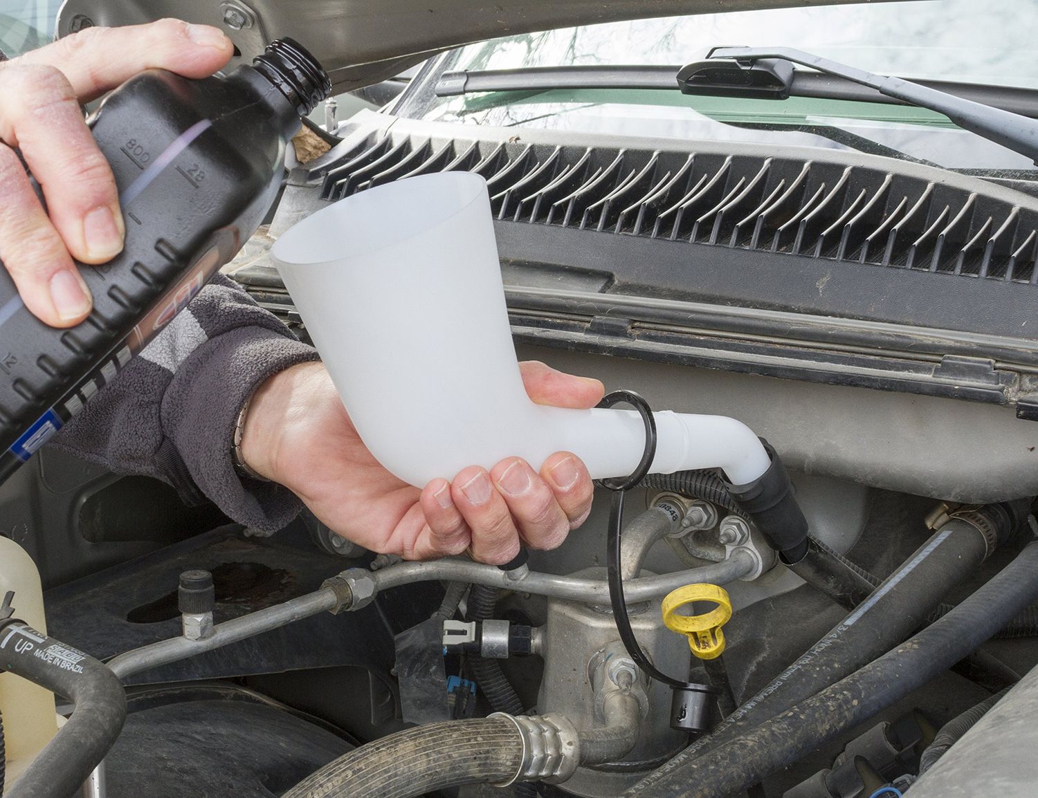 Lisle 18232 Offset Funnel With Cap & Lid